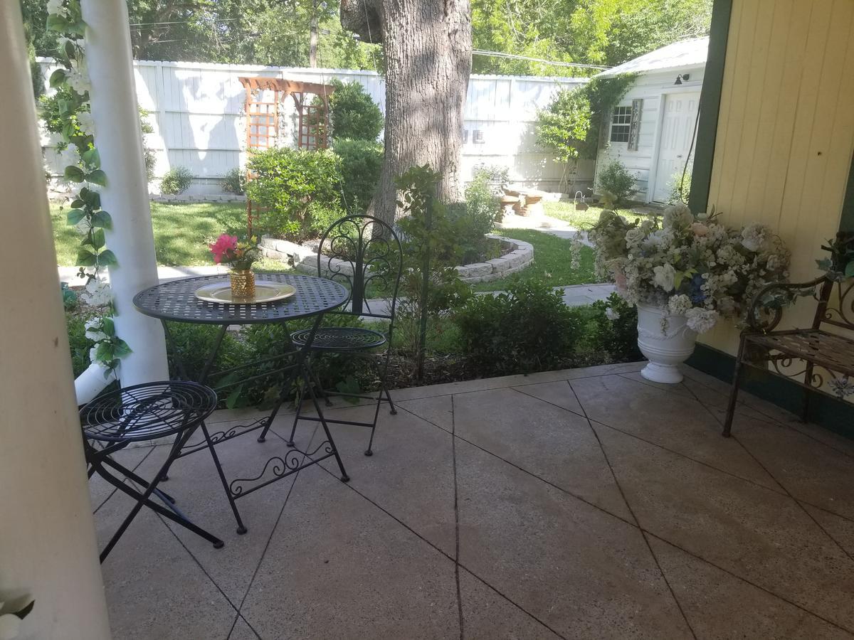 Gibbs Street Manor Hotel New Waverly Esterno foto