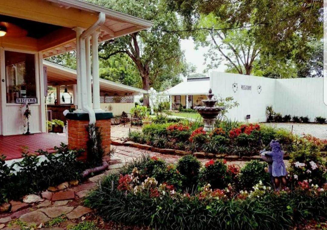 Gibbs Street Manor Hotel New Waverly Esterno foto