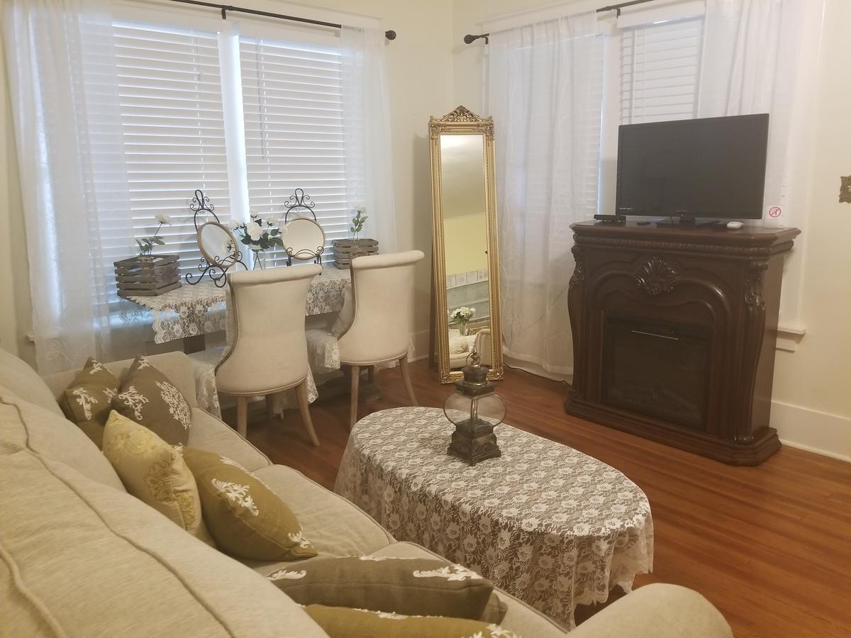 Gibbs Street Manor Hotel New Waverly Esterno foto