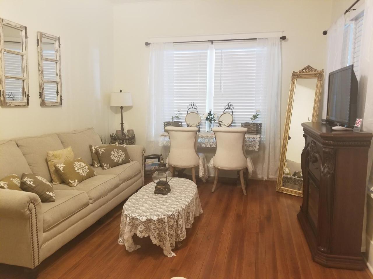 Gibbs Street Manor Hotel New Waverly Esterno foto